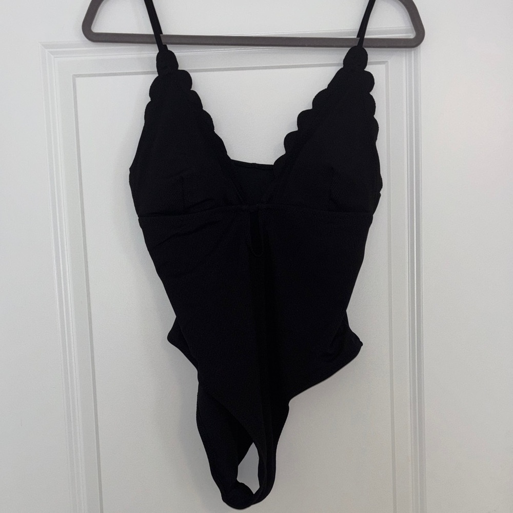 Scallop Edge Black One-Piece Swimsuit
